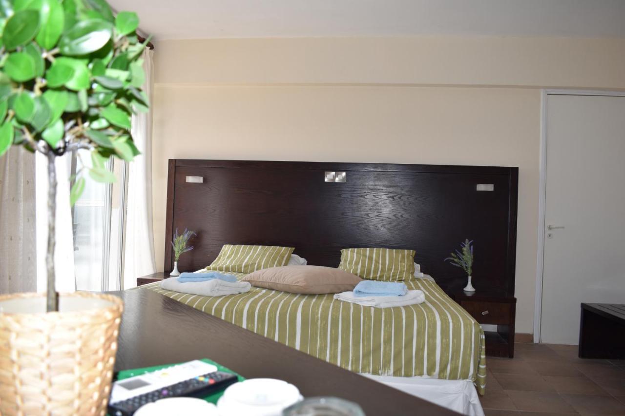 Andreas & Melanie Beach Hotel Governor's Beach Esterno foto