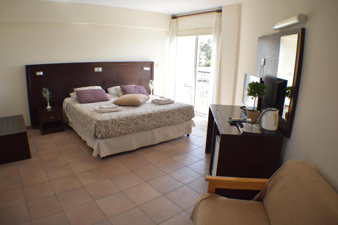 Andreas & Melanie Beach Hotel Governor's Beach Esterno foto