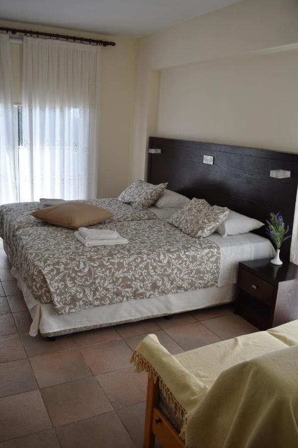 Andreas & Melanie Beach Hotel Governor's Beach Esterno foto