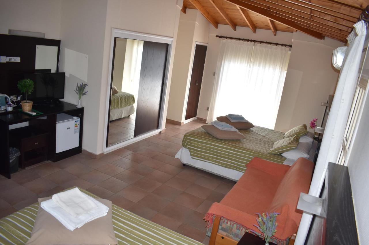Andreas & Melanie Beach Hotel Governor's Beach Esterno foto