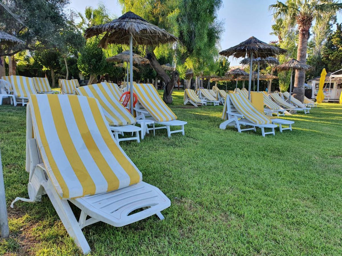 Andreas & Melanie Beach Hotel Governor's Beach Esterno foto
