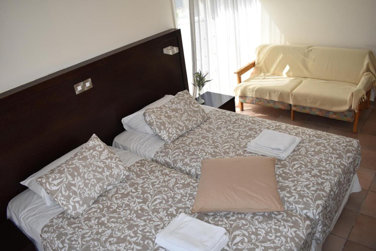 Andreas & Melanie Beach Hotel Governor's Beach Esterno foto